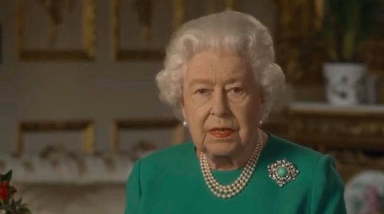 Królowa Elżbieta II wygłosiła orędzie: "Razem stawimy czoła tej chorobie"