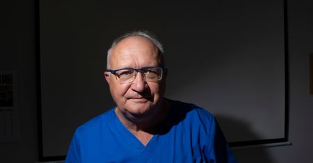 Pandemia znów się rozpędza? Prof. Simon: proszę to pomnożyć przez 5-6