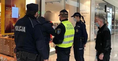 Awantura o maseczkę w Poznaniu. Mężczyzna nie miał litości