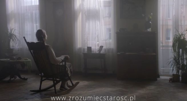„Zrozumieć starość” w akcji o wrażliwości i szacunku dla seniorów (wideo)