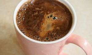 Po kawie biegniesz do toalety? Lekarz mówi, co to oznacza