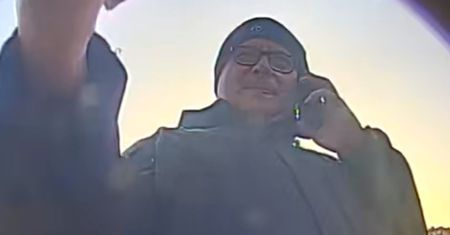 Bezczelne oszustwo w Poznaniu. Policja szuka mężczyzny ze zdjęcia