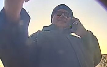 Bezczelne oszustwo w Poznaniu. Policja szuka mężczyzny ze zdjęcia