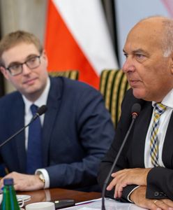 Skarbówka będzie jeździć luksusowymi autami. Przetarg na 32 samochody