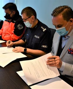 Śląskie. Pogotowie ratunkowe i policja ramię w ramię