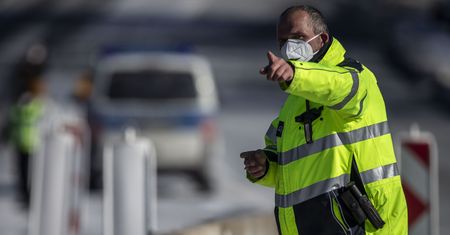 Tłum w kolejce na granicy z Niemcami. Potrzebny negatywny wynik testu