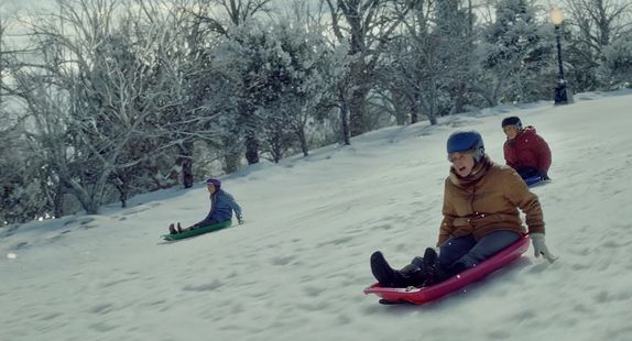Amazon w świątecznej reklamie odnajduje dziecięcą radość