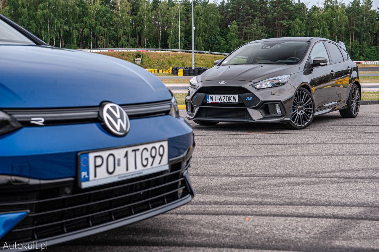 Volkswagen Golf R (2022) vs Ford Focus RS (2017)