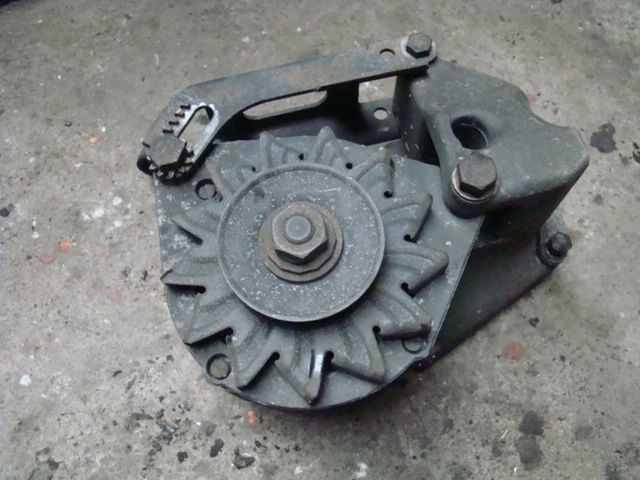 Mercedes 450SL (R107) - alternator