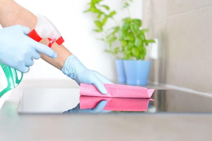 Naturalne środki czystości to sposób na utrzymanie porządku w domu przy małym dziecku.