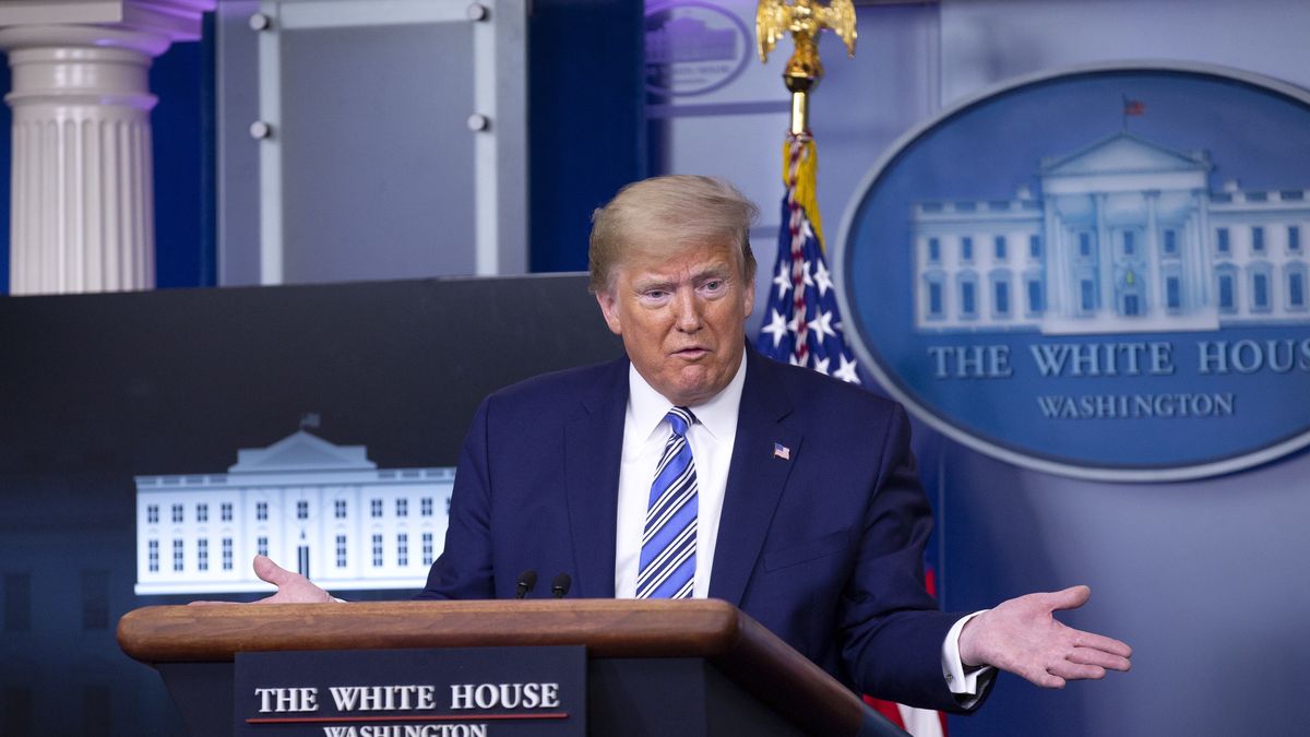 Koronawirus w USA. Donald Trump chce zamknąć granice w obawie przed "niewidzialnym wrogiem".