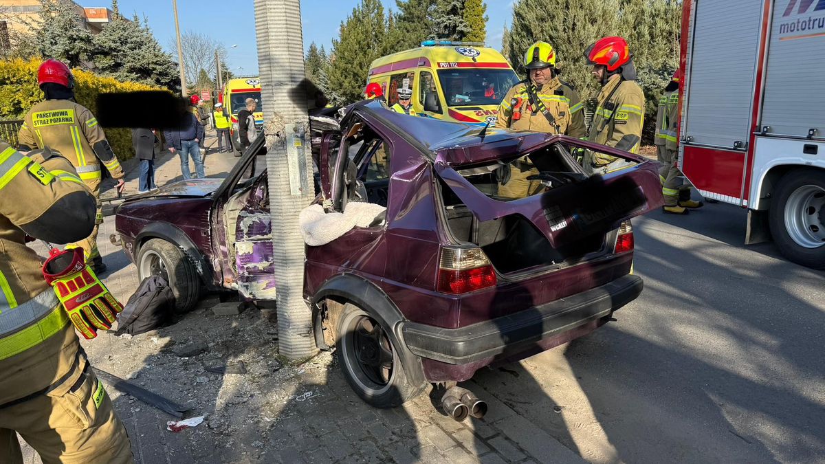 Wszyscy pasażerowie byli zakleszczeni w samochodzie