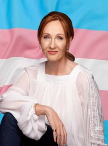 J.K. Rowling uderza w osoby transpłciowe. Awantura o flagę