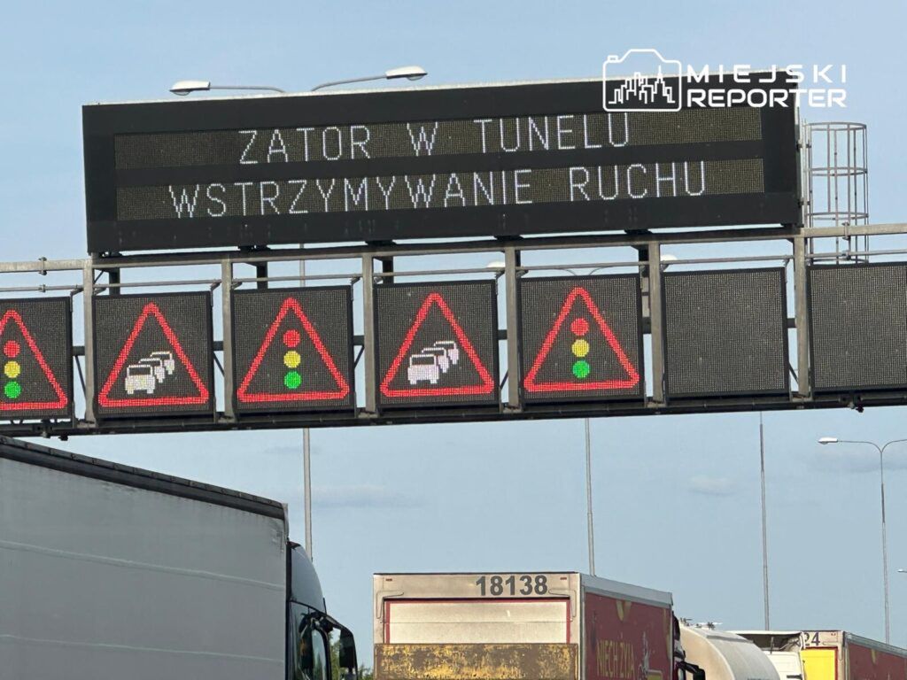 Warszawa: Zderzenie dwóch aut na S2. Korek ma 23 kilometry