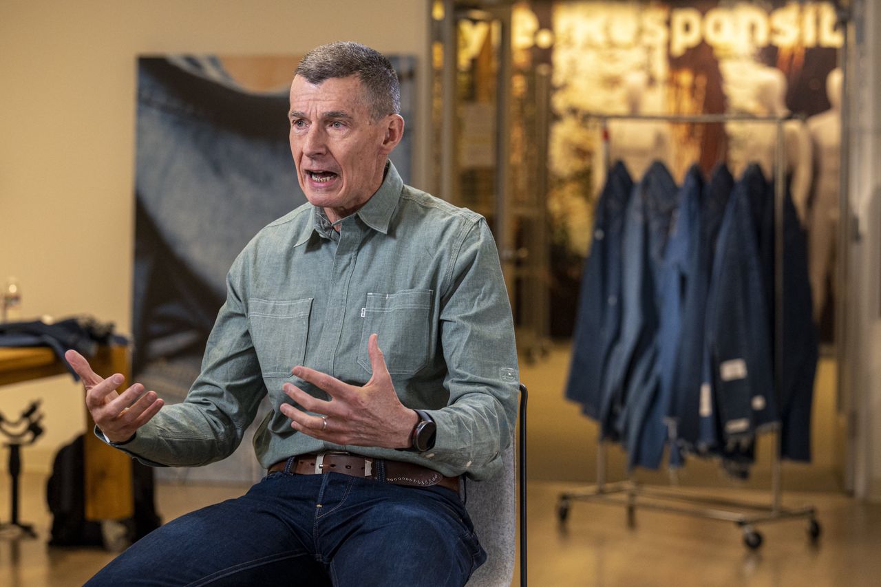 The former head of Levi's doesn't wash his jeans in a washing machine.