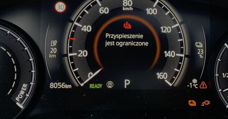 Kierowcy są zaskoczeni, gdy widzą taki komunikat. Oto co oznacza