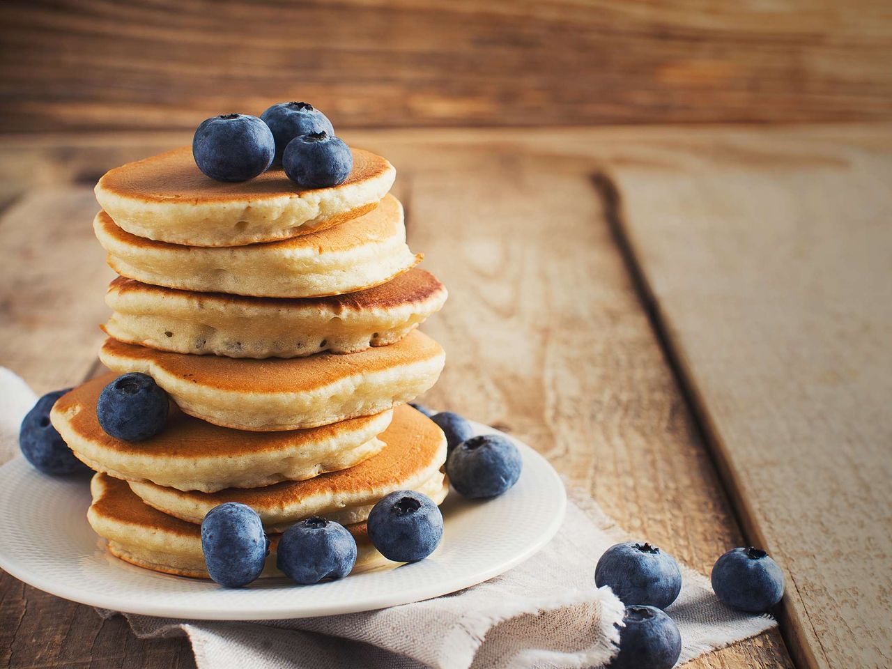 Borówkowe pancakes – idealne na słodkie śniadanie