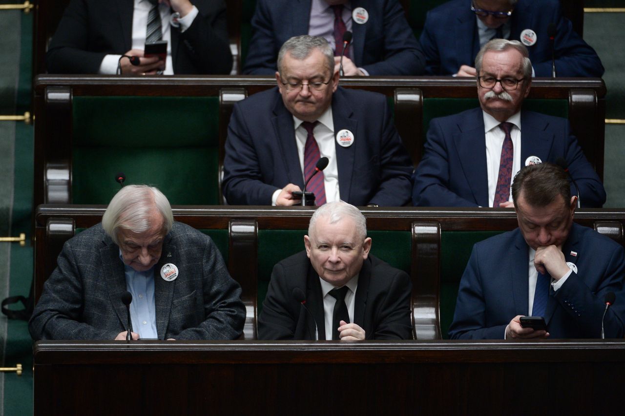 Chcą zastąpić prezesa PiS? "Powinni dać sobie na wstrzymanie"