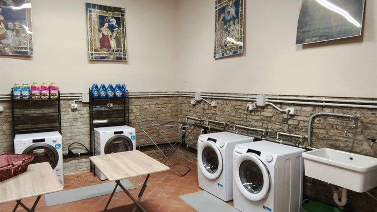 Parma: Nowa Pralnia św. Franciszka pomaga ubogim