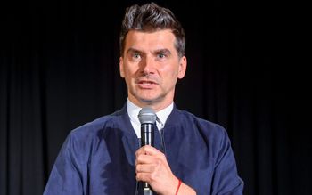 "Żyję z tego, że wyglądam". Powiedział, co sobie zoperował