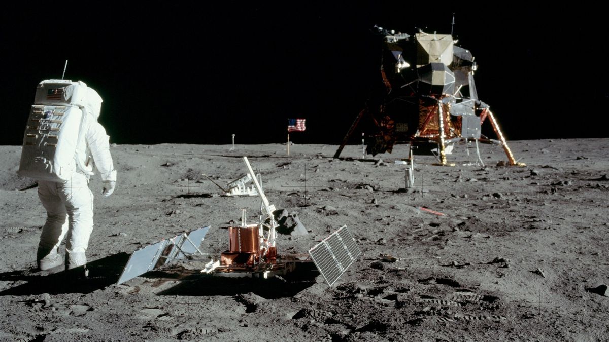 Jeden z sejsmometrów umieszczony przez załogę Apollo 11