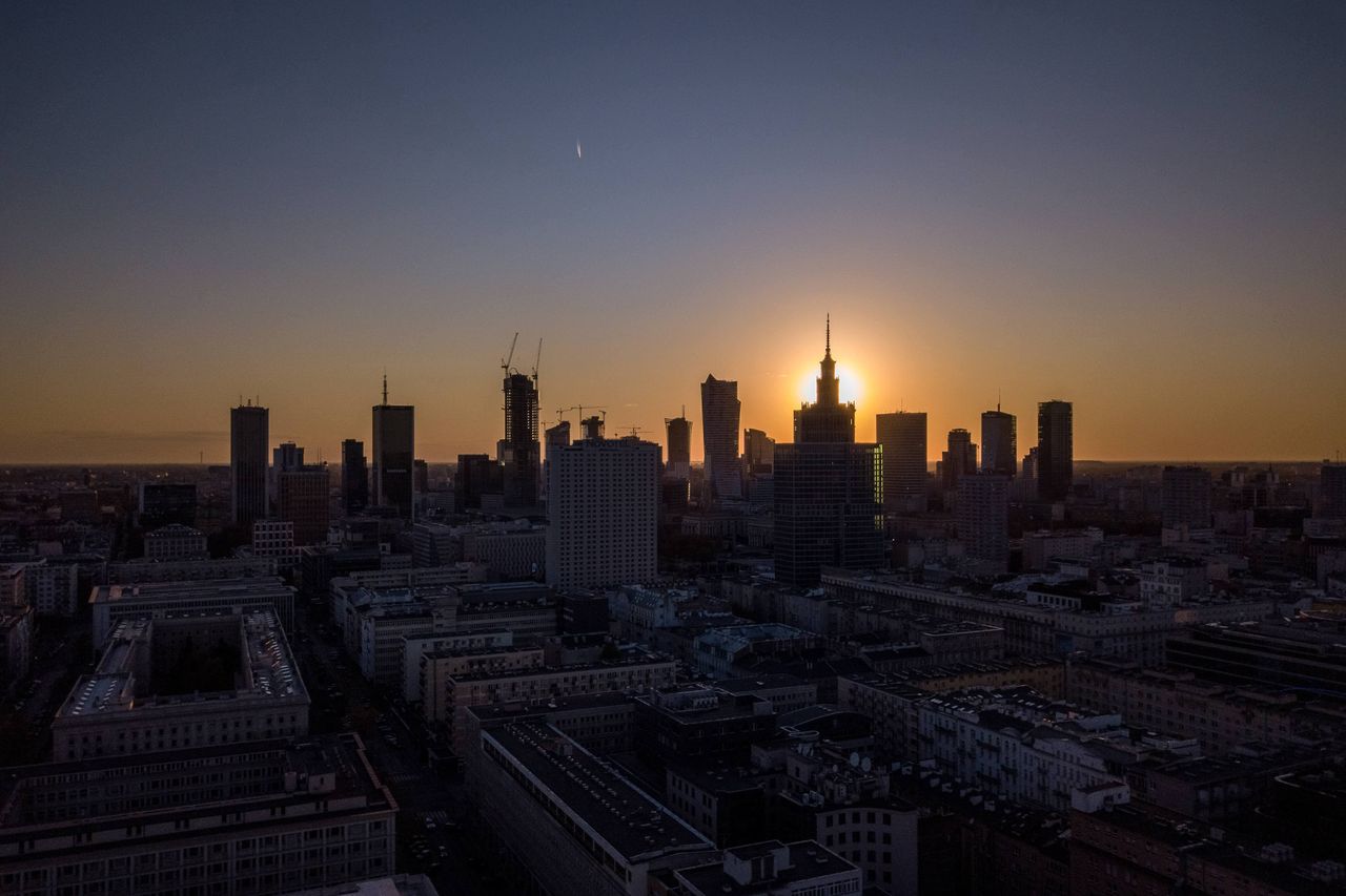 Warszawa rozwinie system monitoringu jakości powietrza. "Cały czas inwestujemy w walkę ze smogiem"