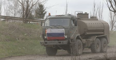 Rosja podjęła decyzję. Przemieszcza sprzęt wojskowy