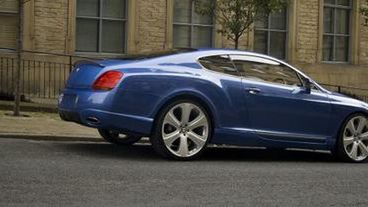 KAHN Design: Aston Martin DB9 i Bentley GTC 1