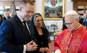Nawrocka na audiencji u papieża. Już wiadomo, kto ją ubrał