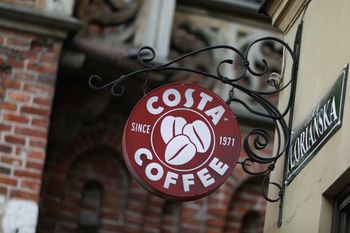 Costa Coffee bliska upadłości. Coca-Cola szuka ratunku dla sieci kawiarni