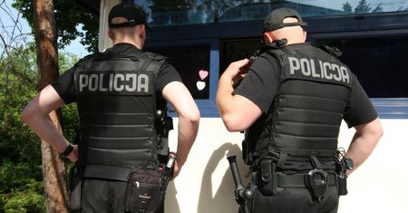 Ukrył kokainę wartą miliony w puszkach po jedzeniu. Wpadł w Warszawie