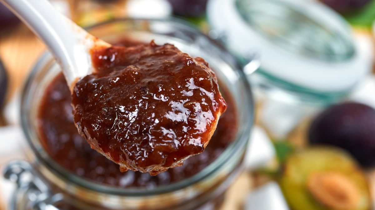 Plum jam in a jar. Homemade fruit jam
Plum jam in a jar. Homemade fruit jam
Elmik