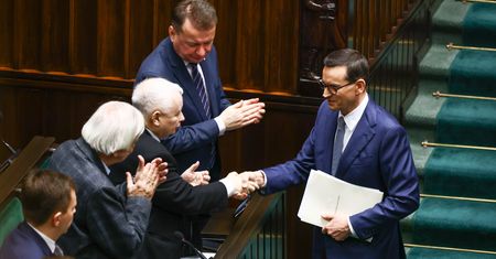 Pokazali sztuczki Morawieckiego i stworzyli plan naprawy finansów publicznych