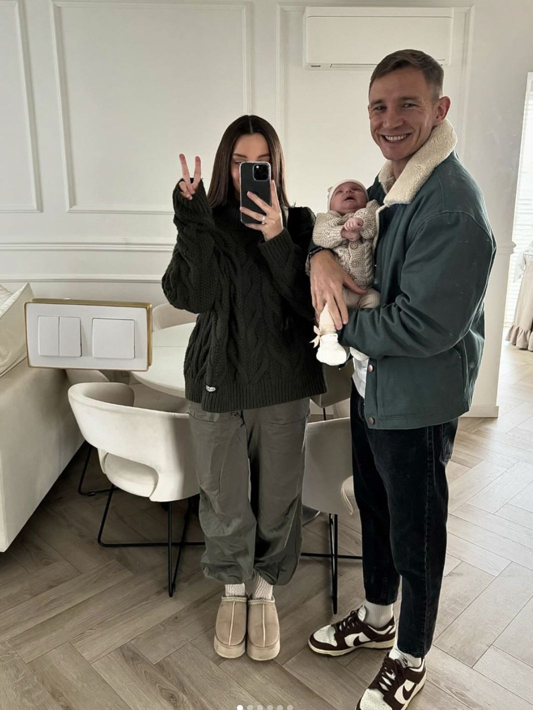 Paulina i Jakub Rzeźniczakowie z córką