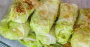 Zamiast zawijać farsz w białą kapustę, wykorzystaj inne liście. Najlepszy sposób na ekspresowe i miękkie gołąbki