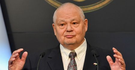 Sejm podjął decyzję ws. Adama Glapińskiego. Zostaje na stanowisku