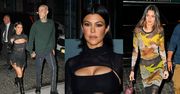 42-letnia Kourtney Kardashian w kusej spódniczce zmierza z Travisem Barkerem na imprezę Kendall Jenner (ZDJĘCIA)