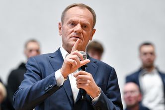 "Donald Tusk przebiera się za wilka w owczej skórze". Politycy PiS: nie dajcie się oszukać