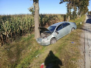 Wypadek na DK60 w Świerczynku. Zderzyły się dwie ciężarówki i Toyota. Kobieta trafiła do szpitala!
