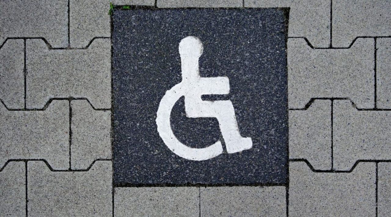Poznań: Będą zmiany w systemie parkowania dla osób z niepełnosprawnościami?