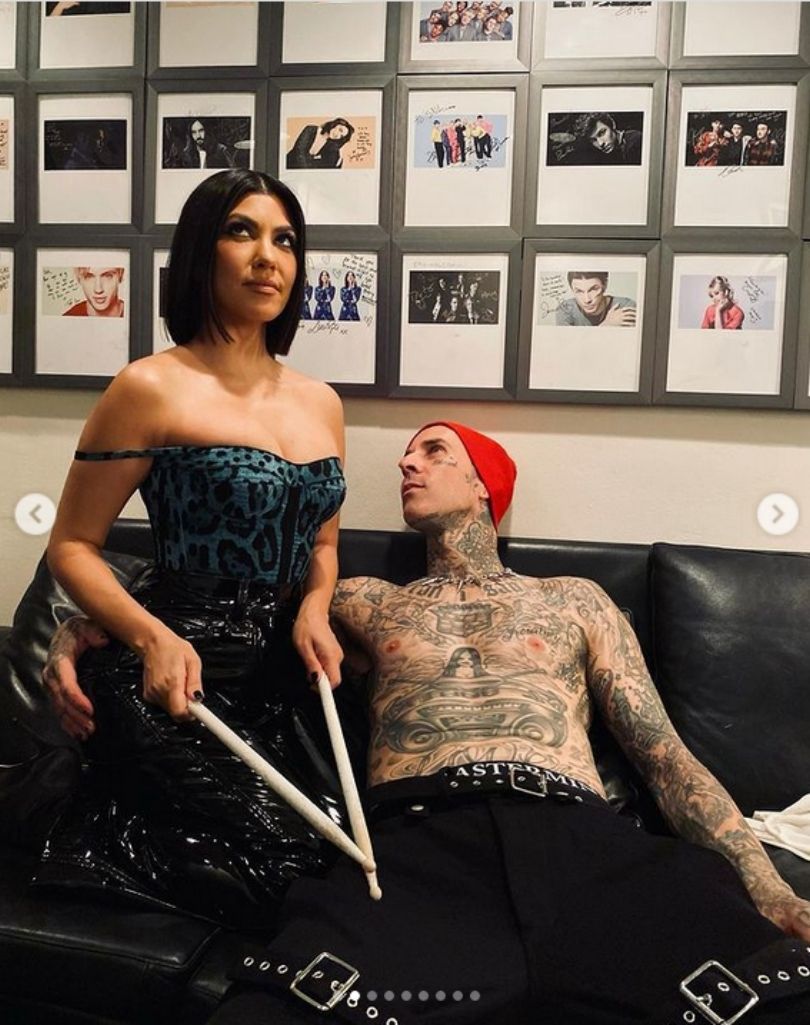 Travis Barker pokazał wnętrza posiadłości w Calabasas