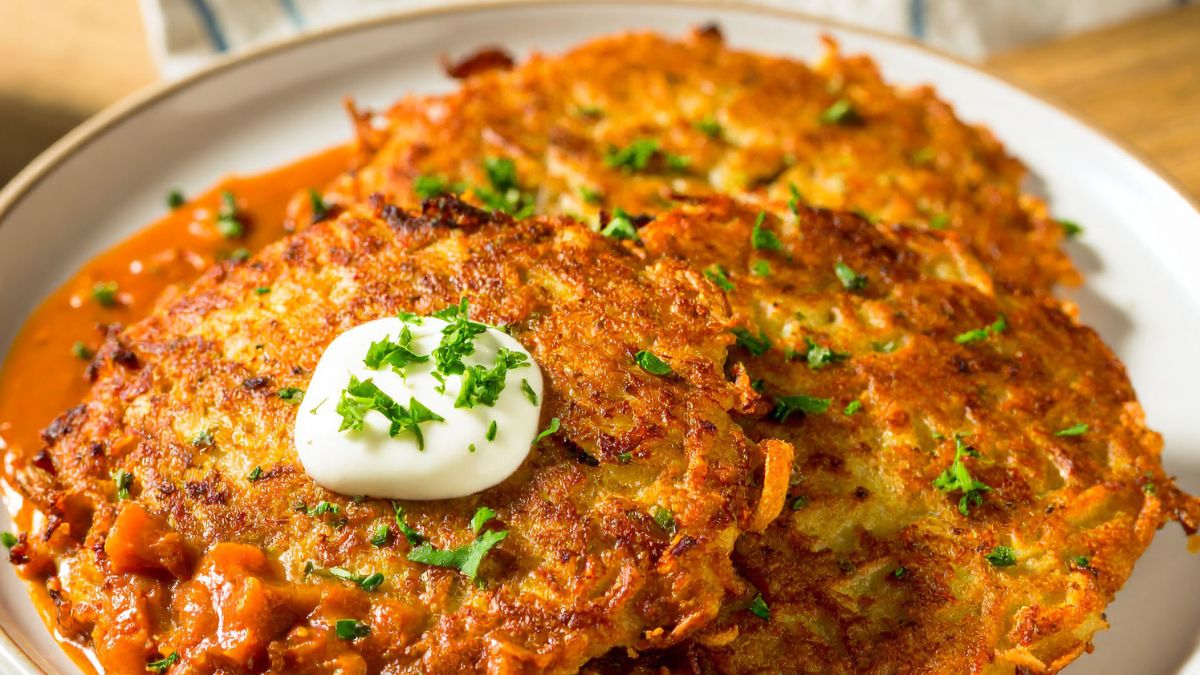 Placki po lwowsku to nietypowe danie z nadzieniem