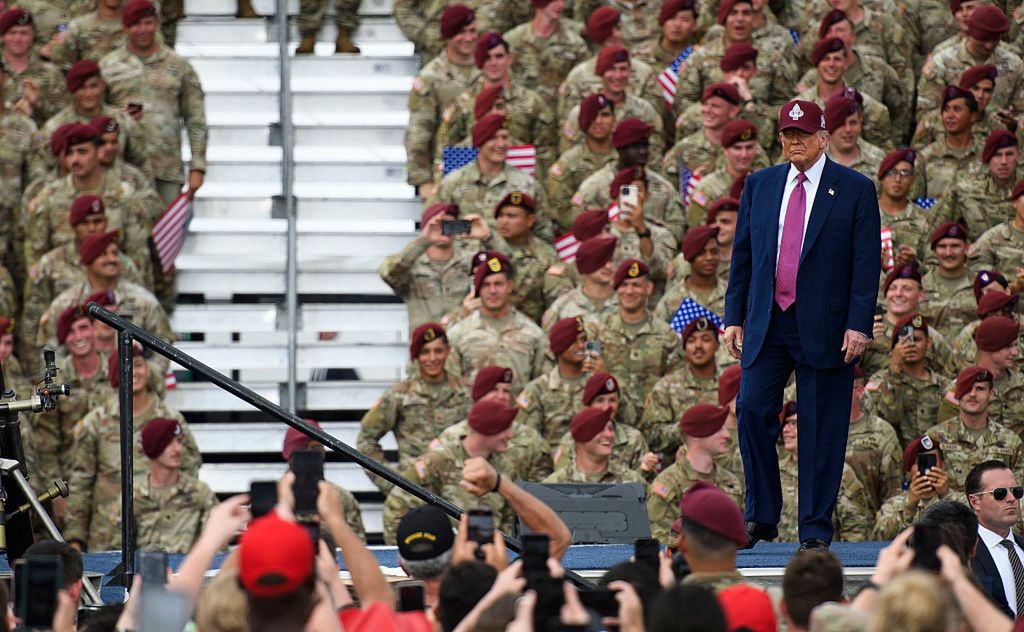 Anonimowy darczyńca przekazał 130 mln dol. na pensje dla żołnierzy