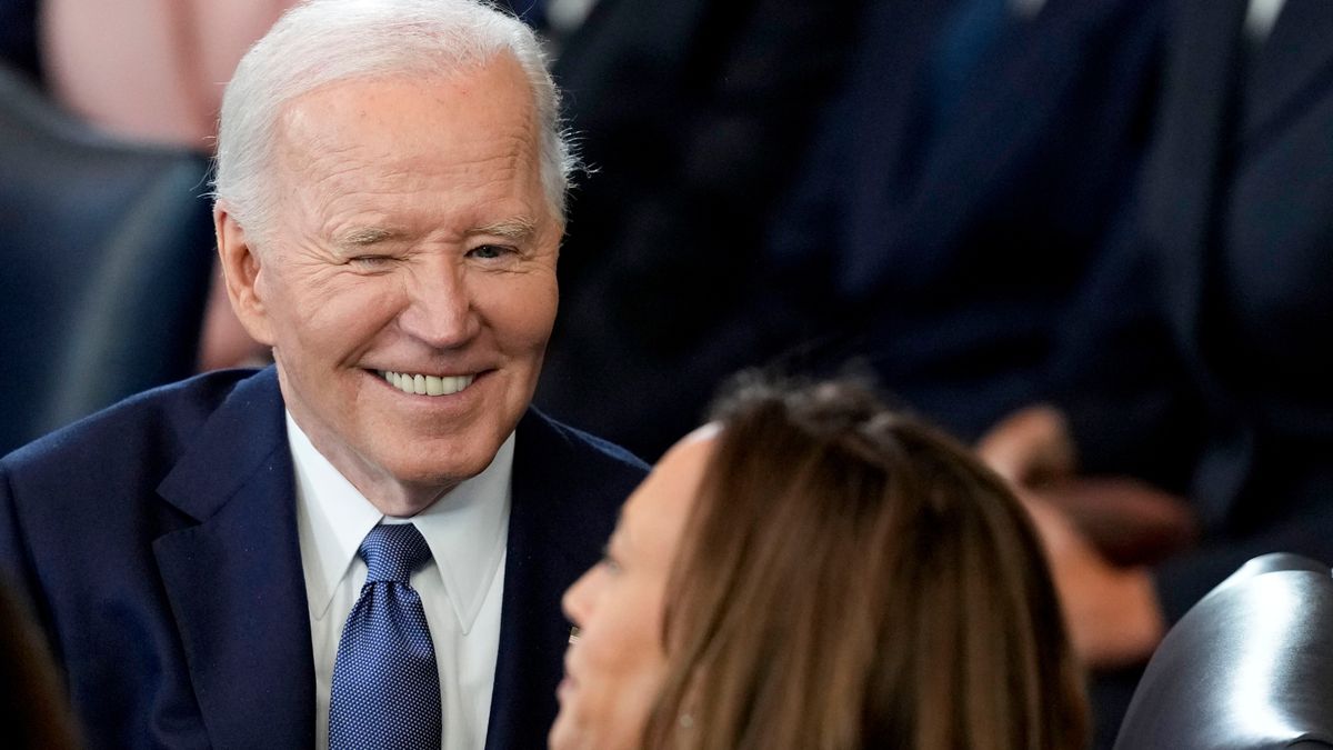 Inauguration Of Donald Trump As 47th President Of The United States
US President Joe Biden and Vice President Kamala Harris during the 60th presidential inauguration in the rotunda of the US Capitol in Washington, DC, US, on Monday, Jan. 20, 2025. Donald Trump's Monday swearing-in marks just the second time in US history that a president lost the office and managed to return to power - a comeback cementing his place within the Republican Party as an enduring, transformational figure rather than a one-term aberration. Photographer: Julia Demaree Nikhinson/AP Photo/Bloomberg via Getty Images
Bloomberg
2025uspolitics, north american, us, trump inauguration, united states of america, americas, government news, inauguration2025, u.s.a., american, trumpinauguration2025, u.s. government, inauguration