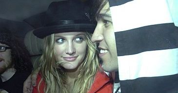 Chłopak Ashlee Simpson i jej tata pobili w klubie ochroniarzy!
