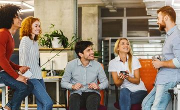 Rzeź juniorów. Czy to najmłodsi pracownicy mają najgorzej przez AI? Niekoniecznie