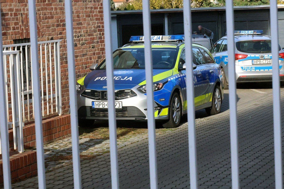 Spalona: Policjanci rozmawiali z ósmoklasistami o hejcie i sytuacjach kryzysowych