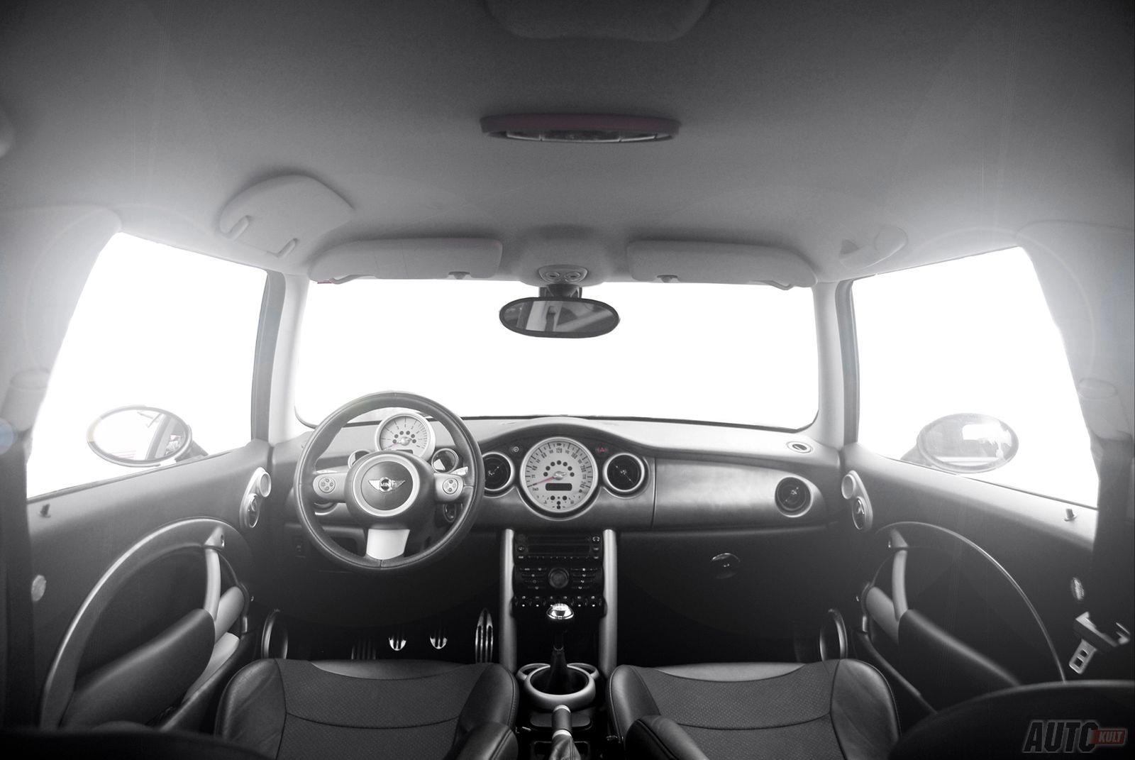 Volkswagen Beetle Sport 2,0 TSI DSG vs. Mini Cooper S