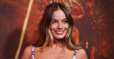 Margot Robbie w problematycznej sukni. Robiła dobrą minę do złej gry
