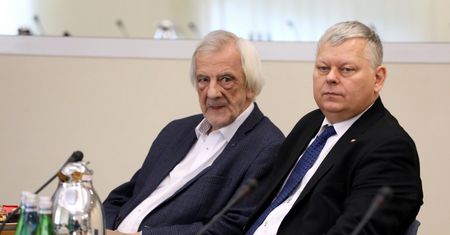 Kiedy przyjmą "Lex TVN" ? Terlecki uchylił rąbka tajemnicy